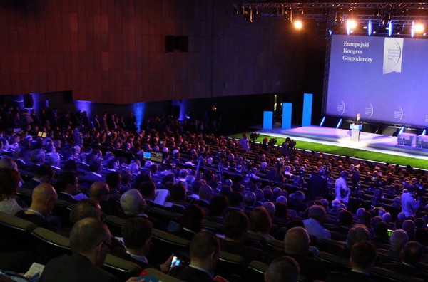 VII Europejski Kongres Gospodarczy w Katowicach odbędzie się  w 2015 roku wcześniej. 20-22 kwietnia 2015 datą największej debaty o gospodarce