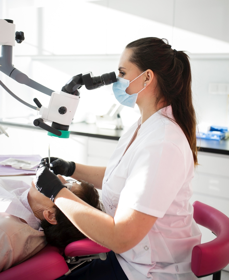 Zapytaj stomatologa – Nie daj się próchnicy! Dowiedz się jak powstaje, jakie są jej pierwsze objawy i jak można jej zapobiec.