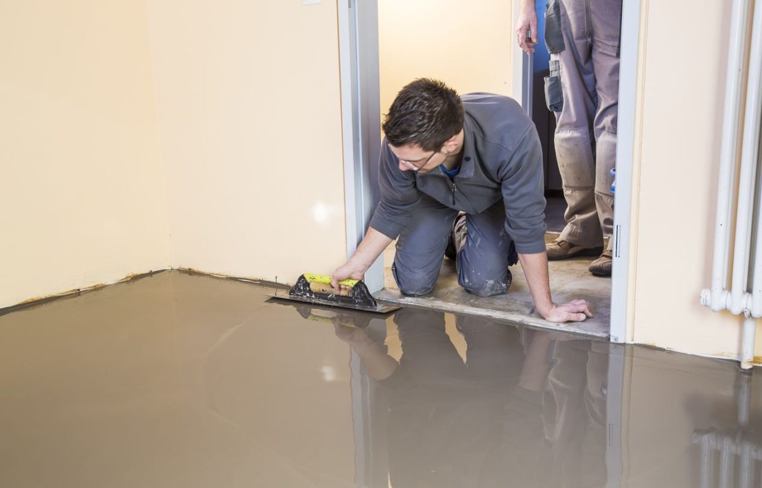 Gdy czas to pieniądz: ekspresowy montaż wykładziny tekstylnej lub elastycznej na starym podłożu