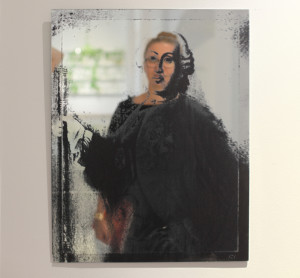 01_Portret kuratora we wn¦Ötrzu, Monika Patuszy+äska w lustrze Magnat z serii Nobiles (Aze Design)_foto Monika Malinowska