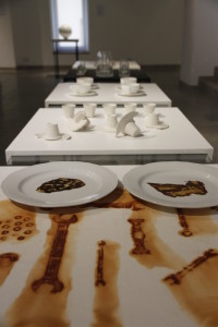 Rozpad czyli pocz¦ůtek (Ma+égorzata Sakiewicz, School of Form), obiekty z serii Bastards&Orphans (Monika Patuszy+äska)_foto Paula Dulnik