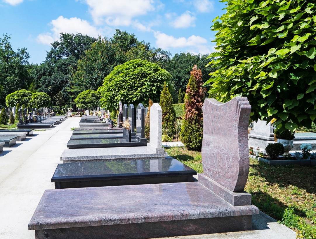 Z jakich materiałów najczęściej wykonuje się nagrobki