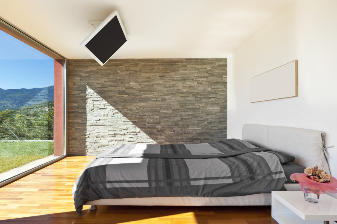 Innowacyjny sposób instalacji TV w sypialni.