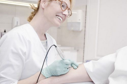 Laserowe i chemiczne usuwanie tatuażu