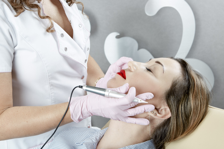 Technika i kolor! Makijaż na 200%