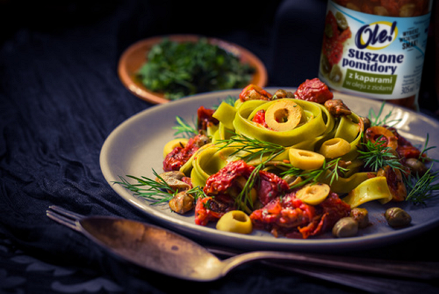 Suszone pomidory z kaparami w oleju z ziołami OLE!