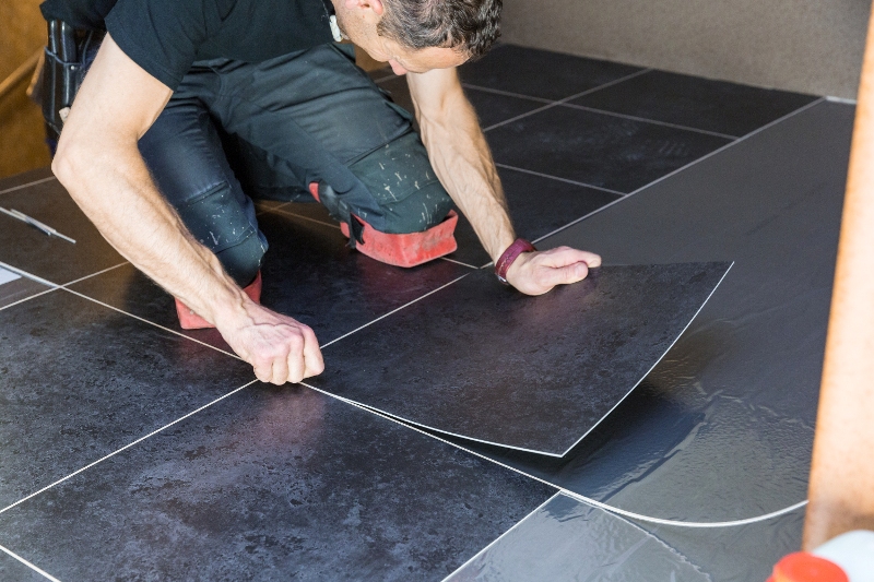 Montaż podłogi – jak skrócić czas inwestycji?