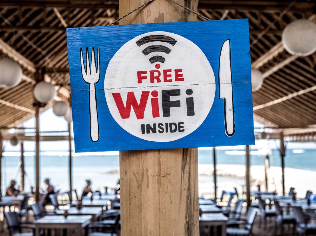 To zagrożenie jest praktycznie wszędzie! Publiczne WiFi.