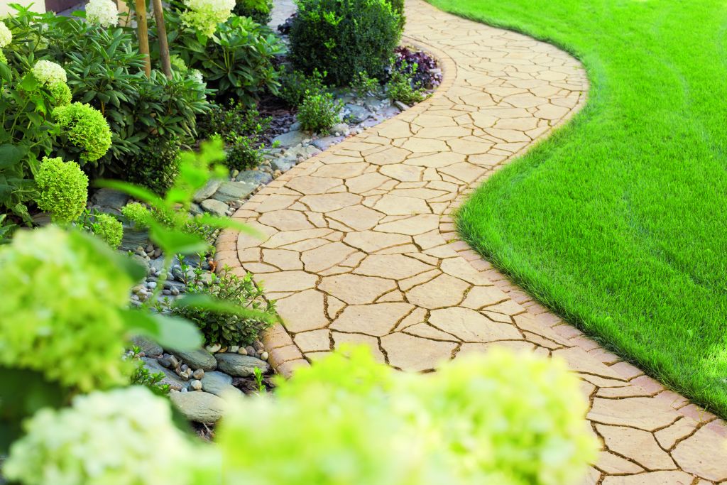 Ścieżki w pagórkowatym terenie. Jak poprawnie je  wykonać?﻿